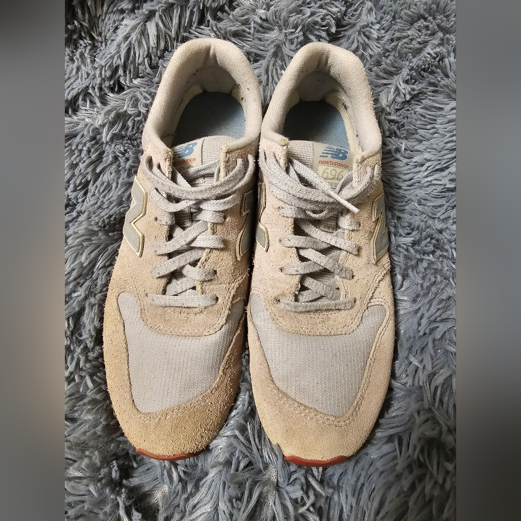 New Balance 696